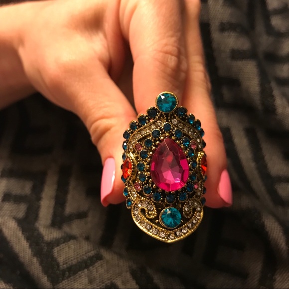 Jewelry - Gorgeous Multi-Colored Cameo Inlay Ring